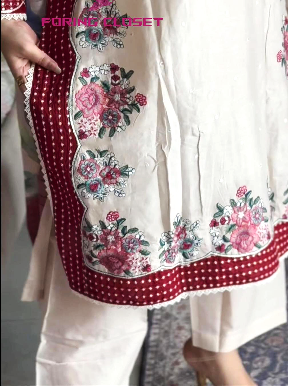 লাক্সারি অফ-হোয়াইট-রেড – মাশলিন সফট কটন থ্রিপিস - Image 4