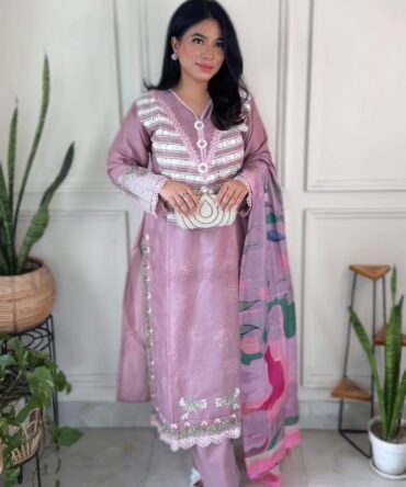 লাক্সারি ডাস্টি রোজ – মাশলিন সফট কটন থ্রিপিস