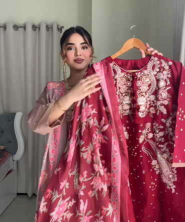 লাক্সারি ফ্লাওয়ার রেড – মাশলিন সফট কটন থ্রিপিস