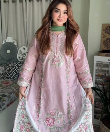 লাক্সারি লাইট পিঙ্ক এমব্রয়ডারি – মাশলিন সফট কটন থ্রিপিস