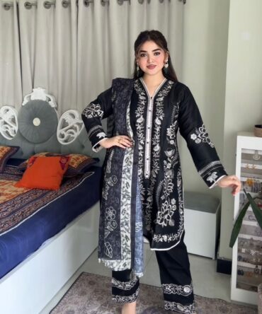 লাক্সারি ব্ল্যাক গ্লোরি এমব্রয়ডারি – মাশলিন সফট কটন থ্রিপিস