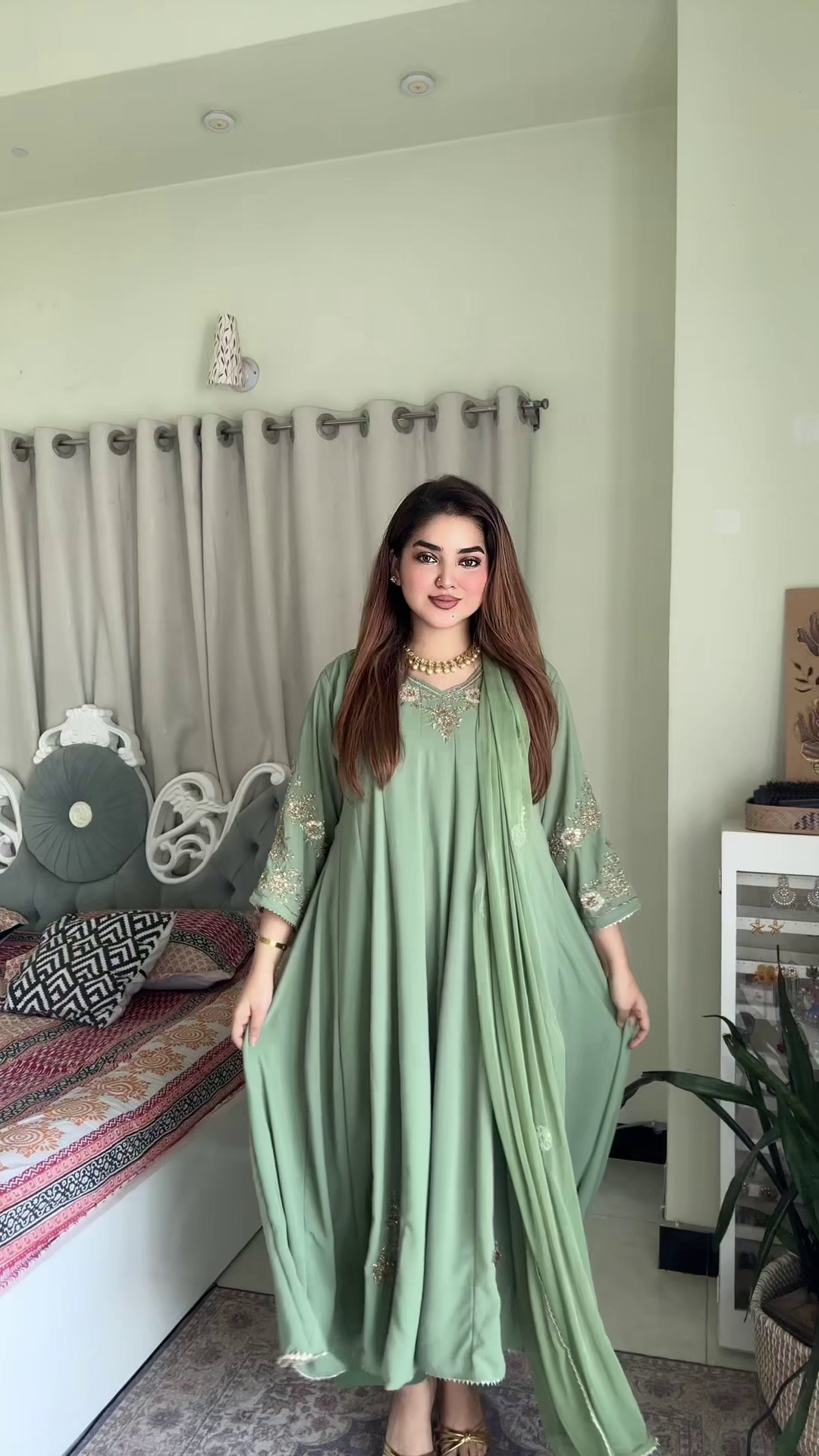 লাক্সারি রয়্যাল মিন্ট – প্রিমিয়াম জর্জেট থ্রিপিস