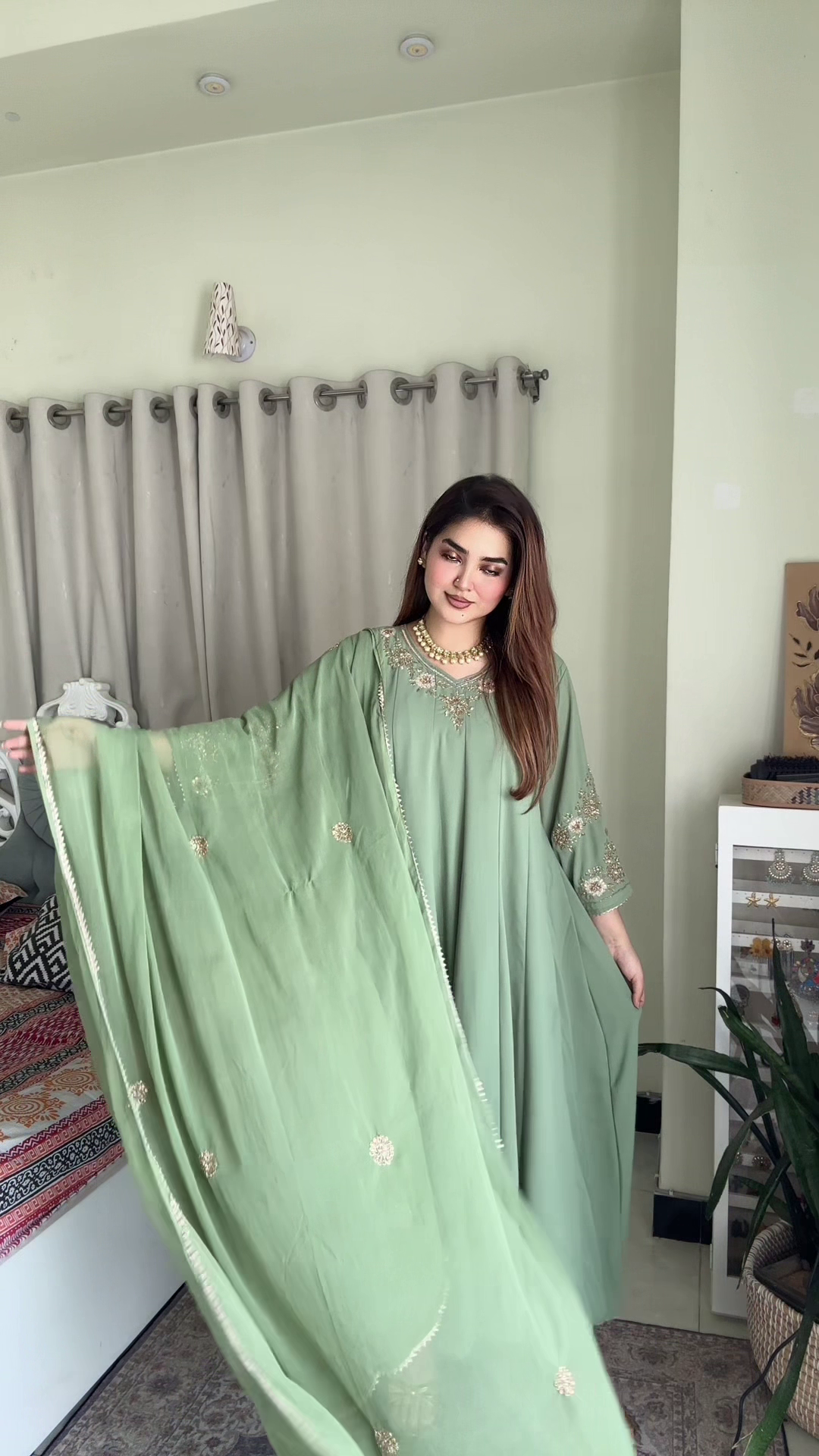 লাক্সারি রয়্যাল মিন্ট – প্রিমিয়াম জর্জেট থ্রিপিস - Image 5