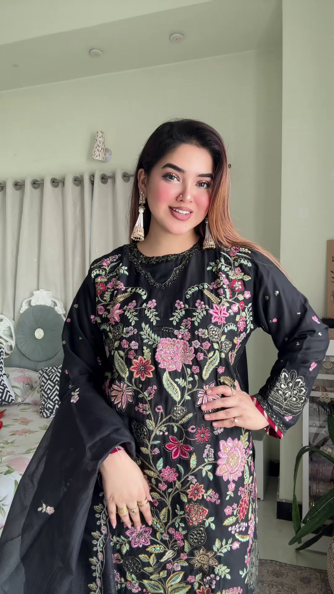 লাক্সারি ব্ল্যাক ফ্লোরাল জারি – মাশলিন সফট কটন থ্রিপিস - Image 3