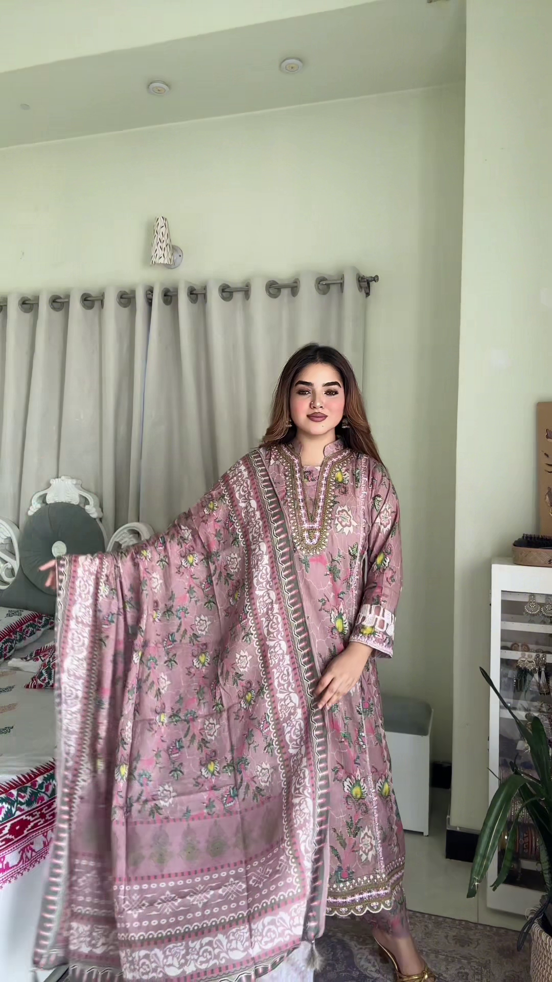 লাক্সারি মভ ফ্লোরাল গ্রেস - মাশলিন সফট কটন থ্রি-পিস - Image 3